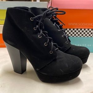 Black ankle bootie size 7